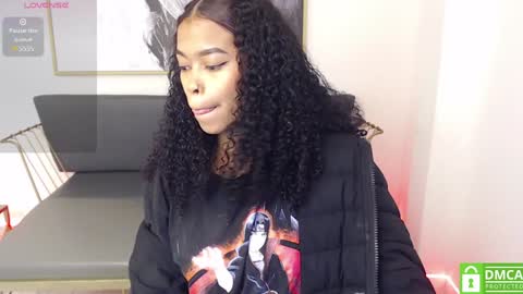 Snapshot of shenna_brunette_ chatting on January 16, 1:04 pm Shenna online show from January 16, 1:04 pm