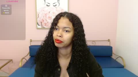Snapshot of shenna_brunette_ chatting on February 23, 1:10 pm Shenna online show from February 23, 1:10 pm