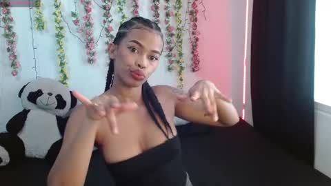Snapshot of shenna_brunette_ chatting on October 8, 8:50 pm Shenna online show from October 8, 8:50 pm