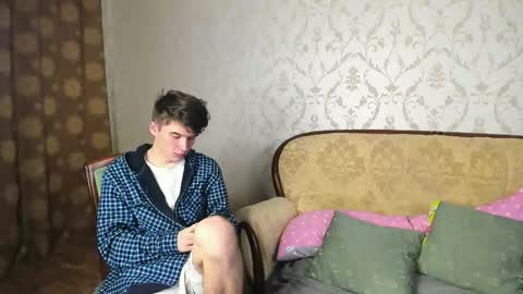 Max online show from October 3, 8:28 pm