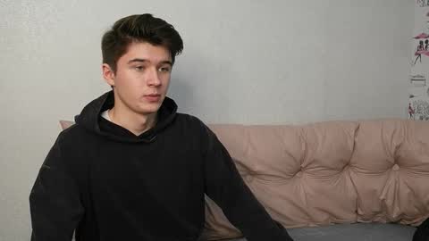 Max online show from October 23, 7:23 pm