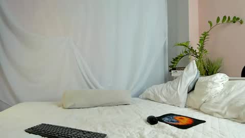 Max online show from March 29, 4:34 am