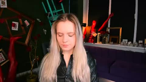 Sweet Sherri online show from May 5, 6:10 am