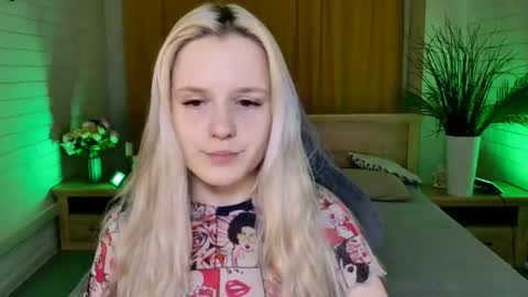 Snapshot of sherributlers chatting on June 28, 5:13 am Sweet Sherri online show from June 28, 5:13 am
