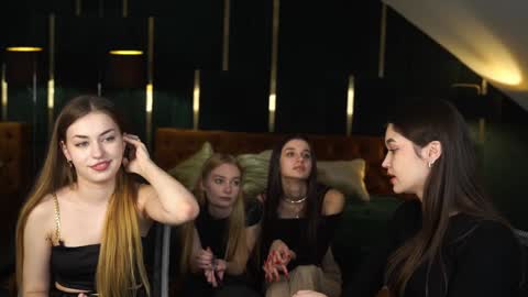 Snapshot of sheryl_elegance chatting on December 17, 6:42 pm Sheryl online show from December 17, 6:42 pm