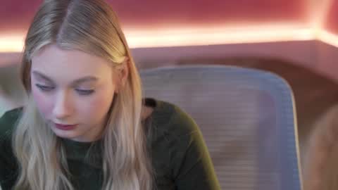 Snapshot of sheryl_elegance chatting on January 7, 12:09 pm Sheryl online show from January 7, 12:09 pm