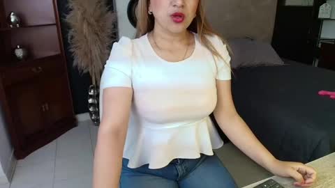 sheryl_jones online show from May 19, 1:06 pm