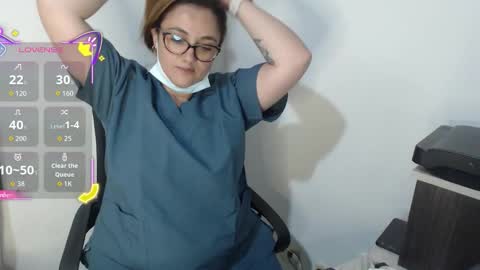 Snapshot of shianrose chatting on February 19, 2:07 am shianrose online show from February 19, 2:07 am