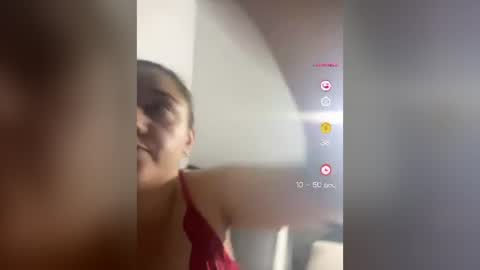 Snapshot of shianrose chatting on August 4, 1:09 am shianrose online show from August 4, 1:09 am