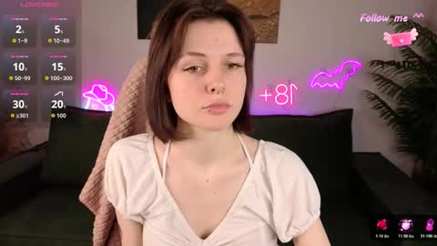 Snapshot of shine_vivi chatting on November 15, 11:18 am Vivi online show from November 15, 11:18 am