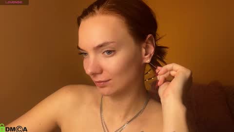 Snapshot of shinelikea_diamond chatting on March 5, 9:11 pm Alexis online show from March 5, 9:11 pm