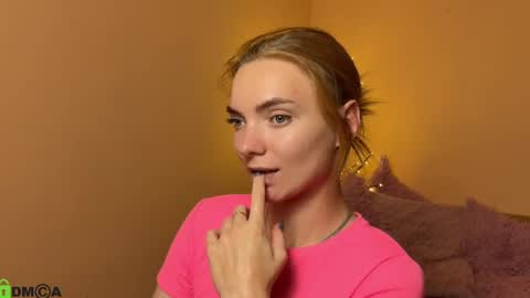 Snapshot of shinelikea_diamond chatting on May 21, 6:26 pm Alexis online show from May 21, 6:26 pm