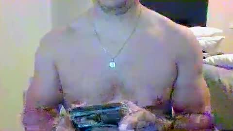 Snapshot of shines08092 chatting on December 18, 11:13 am shines08092 online show from December 18, 11:13 am