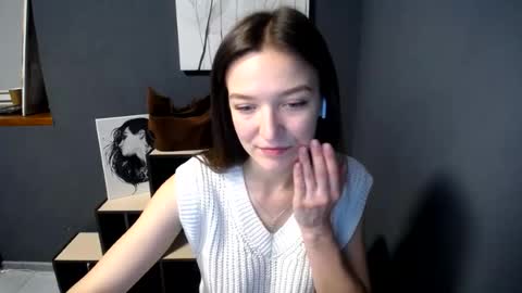 Snapshot of shining_pearl chatting on June 15, 7:43 am Jesica online show from June 15, 7:43 am
