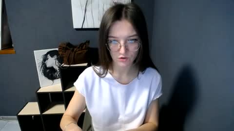 Snapshot of shining_pearl chatting on June 17, 6:49 am Jesica online show from June 17, 6:49 am