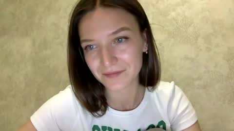 Snapshot of shining_pearl chatting on June 24, 7:13 pm Jesica online show from June 24, 7:13 pm