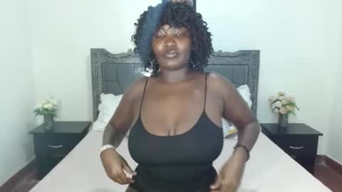 Snapshot of shiratie chatting on April 19, 5:23 pm Shirat online show from April 19, 5:23 pm