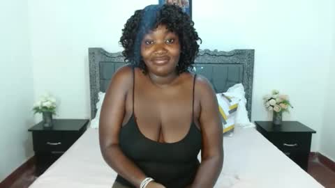 Snapshot of shiratie chatting on April 19, 7:27 pm Shirat online show from April 19, 7:27 pm