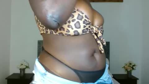 Snapshot of shiratie chatting on May 19, 1:56 am Shirat online show from May 19, 1:56 am