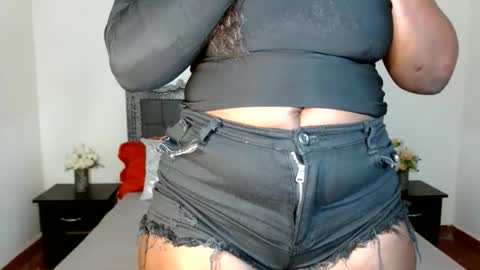 Snapshot of shiratie chatting on May 24, 5:51 pm Shirat online show from May 24, 5:51 pm