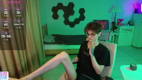 shiromy_ online show from May 12, 9:34 pm