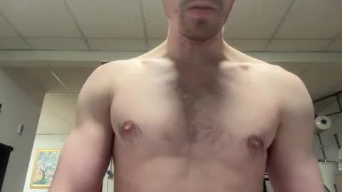 Snapshot of shirtlesshunk15 chatting on February 15, 6:54 am shirtlesshunk15 online show from February 15, 6:54 am