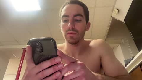 Snapshot of shirtlesshunk15 chatting on February 17, 8:33 am shirtlesshunk15 online show from February 17, 8:33 am