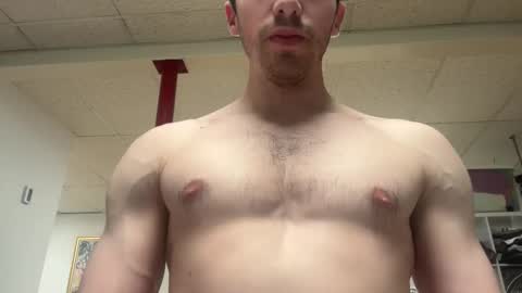 Snapshot of shirtlesshunk15 chatting on February 28, 1:45 pm shirtlesshunk15 online show from February 28, 1:45 pm