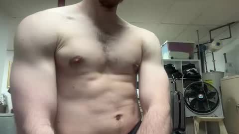 shirtlesshunk15 online show from March 27, 8:52 pm