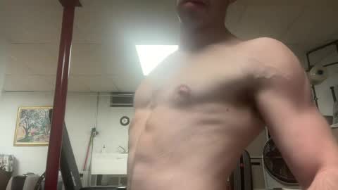 shirtlesshunk15 online show from July 2, 2:11 am