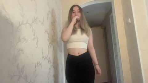 Snapshot of shondrafridlington chatting on April 2, 1:31 pm Kalisa online show from April 2, 1:31 pm