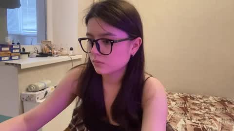 Snapshot of shontagrabowski chatting on June 7, 2:21 pm Marie online show from June 7, 2:21 pm