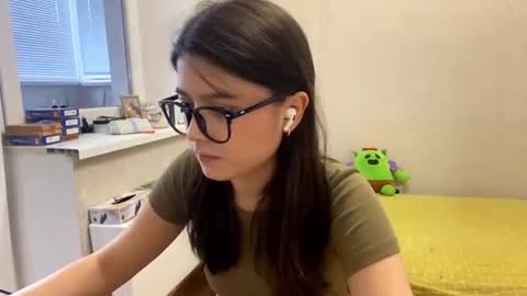 Snapshot of shontagrabowski chatting on June 19, 2:32 pm Marie online show from June 19, 2:32 pm