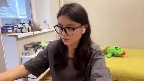 Snapshot of shontagrabowski chatting on June 29, 2:17 pm Marie online show from June 29, 2:17 pm