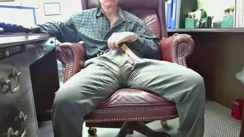 nikolas send dm for an appointment online show from April 17, 4:21 pm