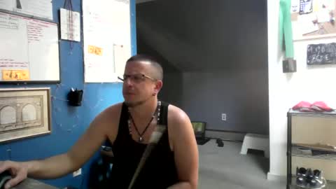 Snapshot of shortmel chatting on May 12, 10:07 pm shortmel online show from May 12, 10:07 pm