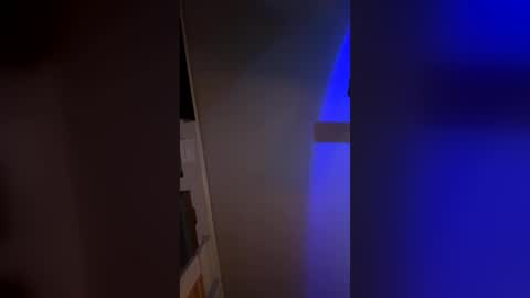 shortytray online show from July 17, 7:04 am