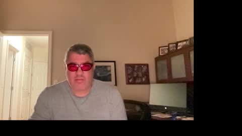 Snapshot of showmet chatting on March 27, 5:02 am Chicago Guy online show from March 27, 5:02 am