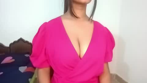 shreya_07 online show from July 18, 2:32 pm