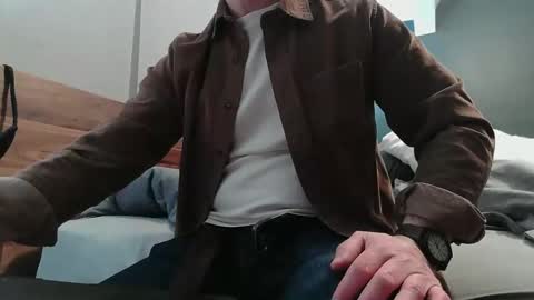 Snapshot of shutterbug989 chatting on April 20, 12:35 am shutterbug989 online show from April 20, 12:35 am