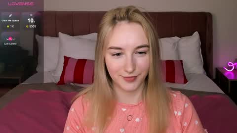 Snapshot of shy__polly chatting on May 16, 12:40 am Polly online show from May 16, 12:40 am