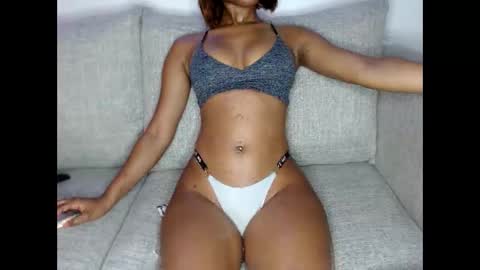 Snapshot of shy_baddie chatting on March 24, 11:32 pm Sheril online show from March 24, 11:32 pm