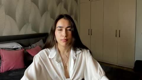 Mika online show from March 2, 4:25 am