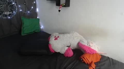 Snapshot of shy_latingirl2 chatting on December 2, 4:09 pm Ana online show from December 2, 4:09 pm