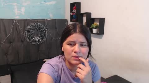 Snapshot of shy_latingirl2 chatting on December 31, 12:15 pm Ana online show from December 31, 12:15 pm