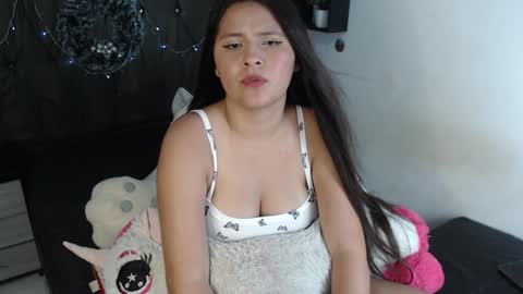 Snapshot of shy_latingirl2 chatting on January 22, 3:18 pm Ana online show from January 22, 3:18 pm