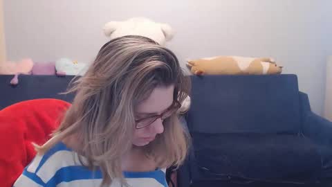 Snapshot of shy_moony chatting on January 15, 8:12 pm just Alex online show from January 15, 8:12 pm