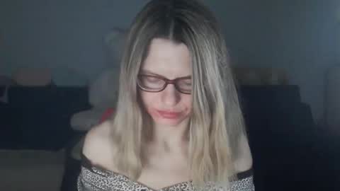 Snapshot of shy_moony chatting on February 21, 1:50 am just Alex online show from February 21, 1:50 am