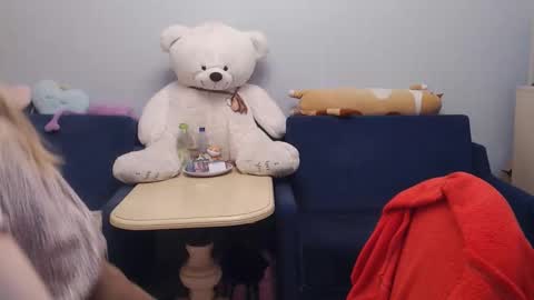 Snapshot of shy_moony chatting on February 22, 5:00 pm just Alex online show from February 22, 5:00 pm