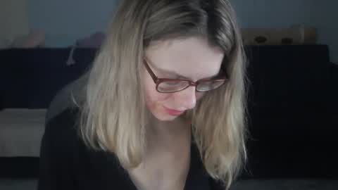 Snapshot of shy_moony chatting on February 28, 12:11 am just Alex online show from February 28, 12:11 am